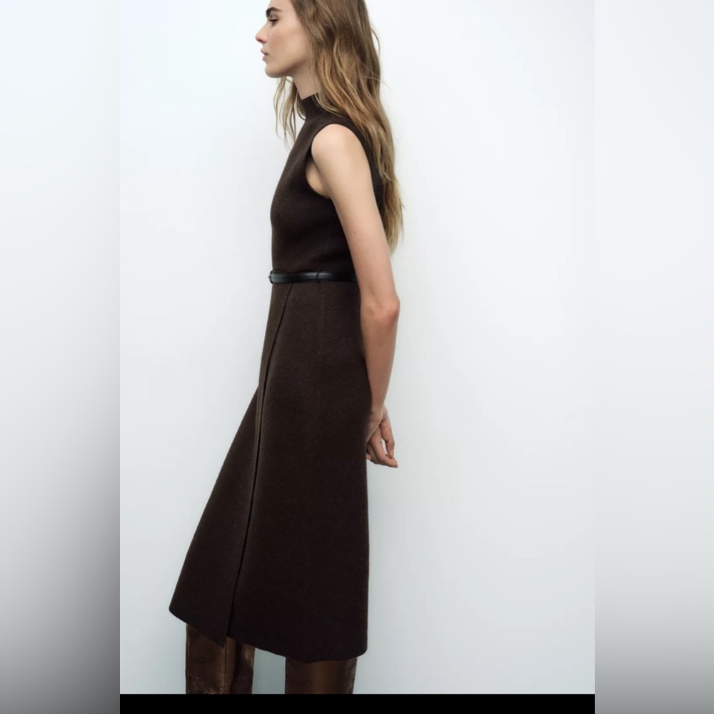 Belted long knit dress - Picture 3 of 10